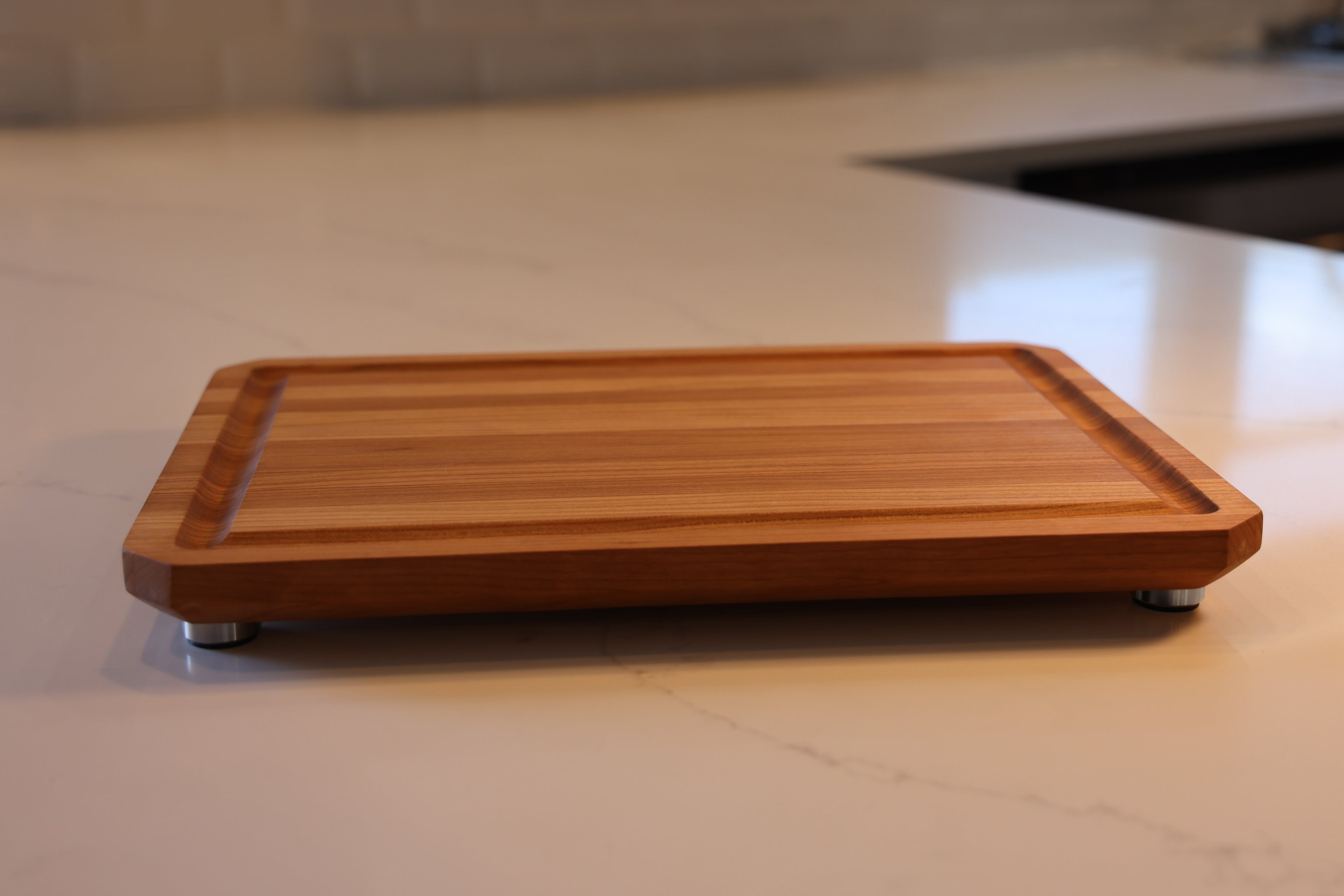 Cherry Edge Grain Cutting Board With Chamfer, Juice Groove, & Metal Feet