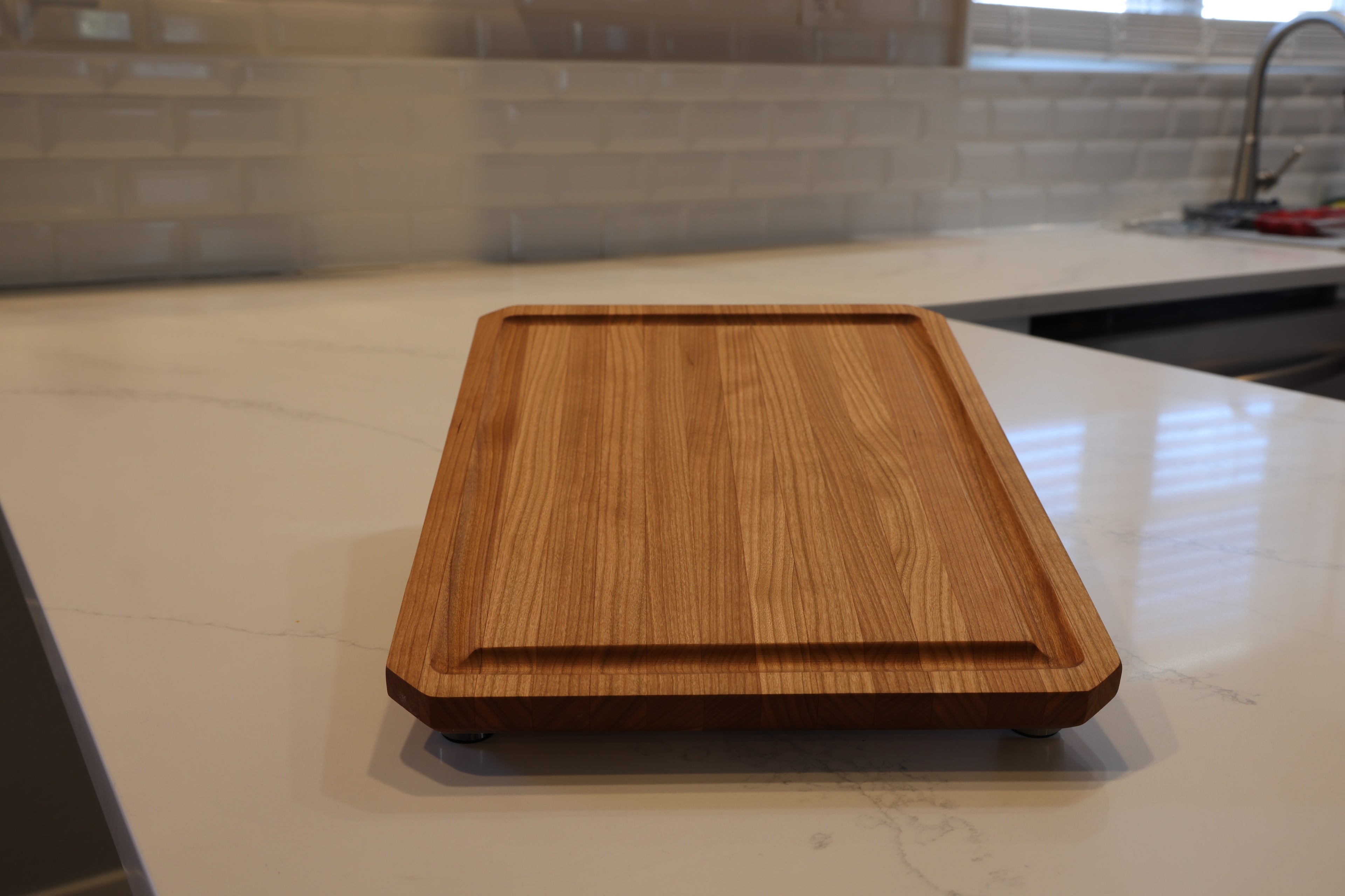 Cherry Edge Grain Cutting Board With Chamfer, Juice Groove, & Metal Feet