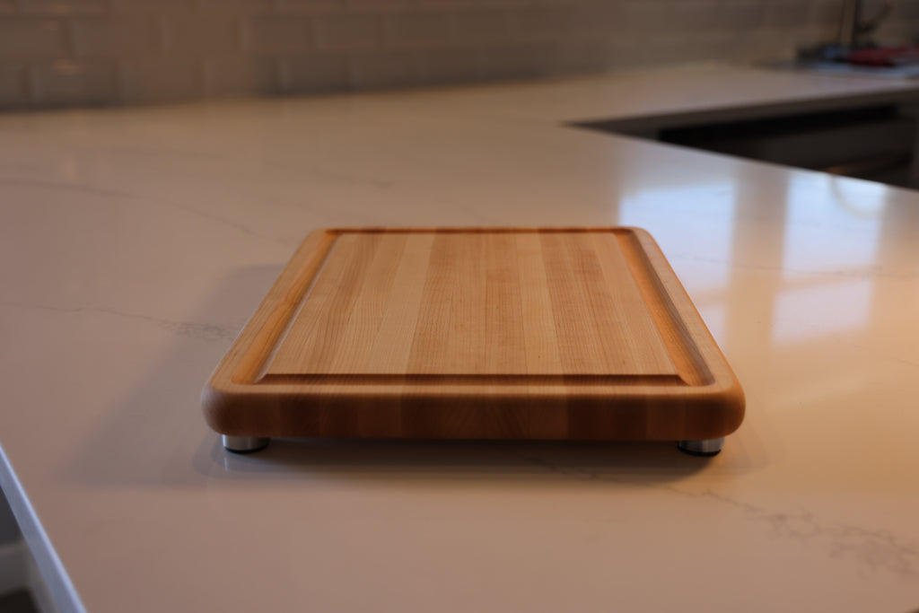 Maple Edge Grain Cutting Board With Roundover, Juice Groove, & Metal Feet