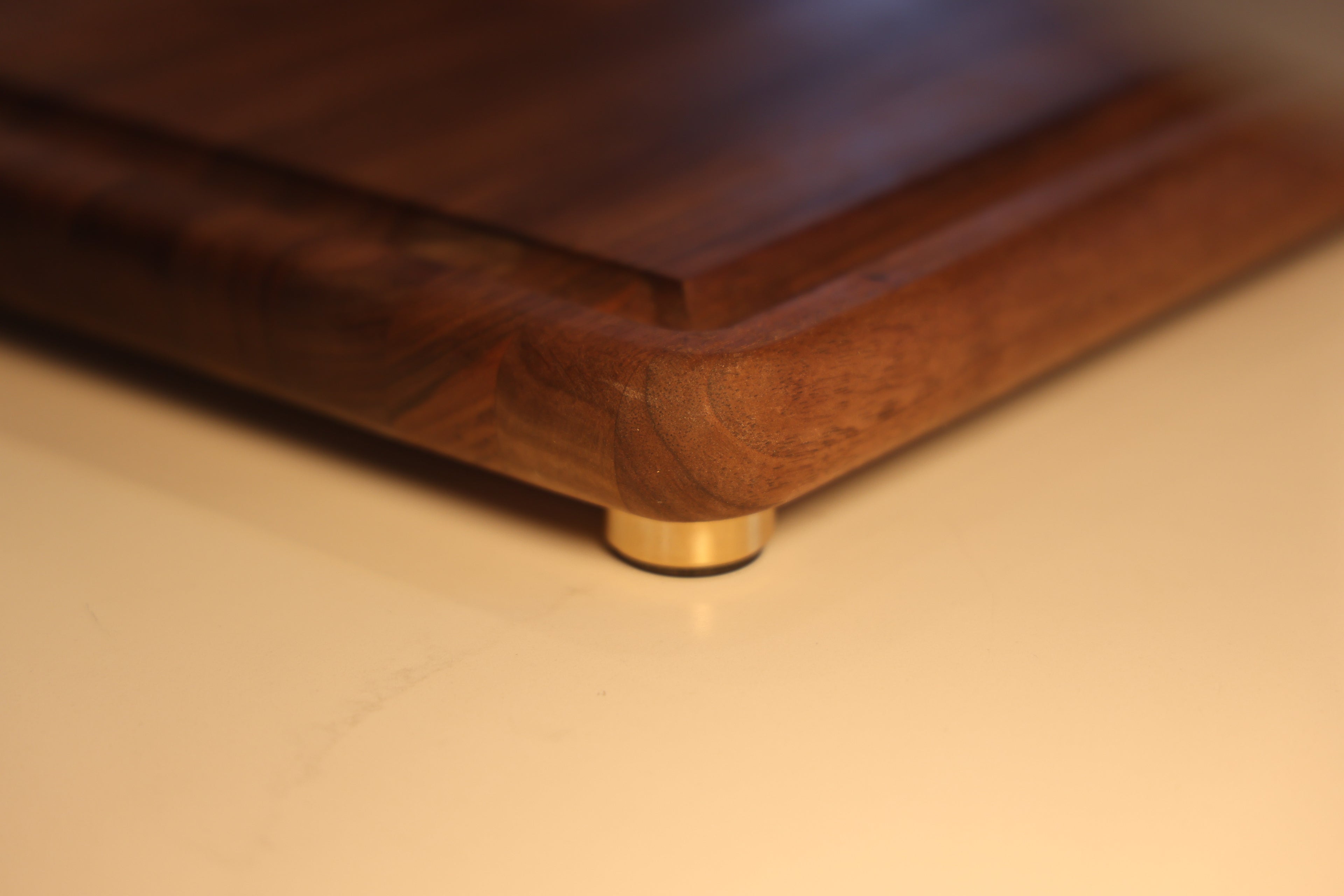 Walnut Edge Grain Cutting Board With Roundover, Juice Groove, & Metal Feet