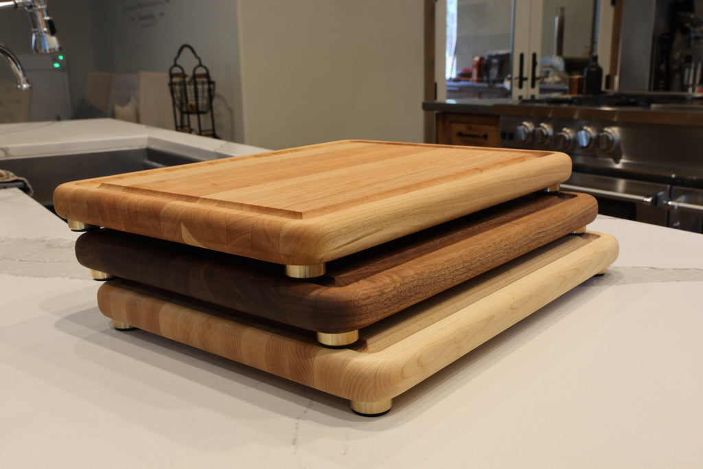 Maple Edge Grain Cutting Board With Roundover, Juice Groove, & Metal Feet